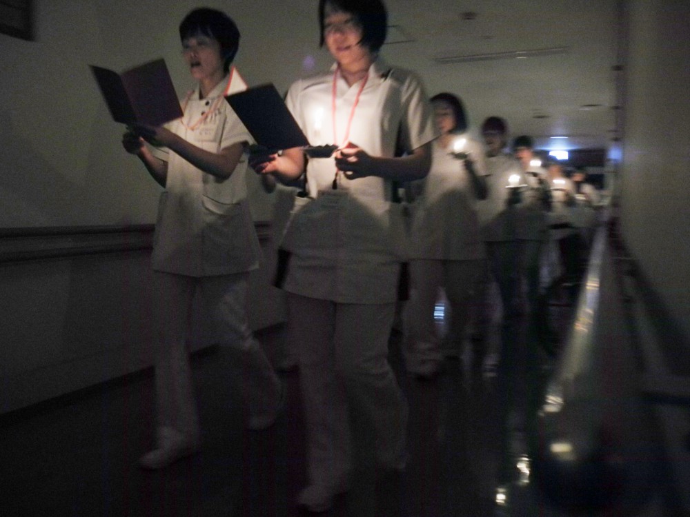 看護アセスメント学実習中に大分赤十字病院でクリスマス行事が開催されました。の画像1