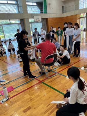 学生2