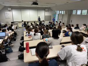学生2
