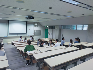 学生2