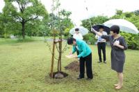 大学創立20周年記念植樹式の画像1